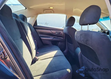 2015 Nissan Altima 2.5 z USA, uszkodzony, nr VIN 1N4AL3AP2FC412412